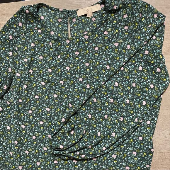 LOFT Ditsy Bloom Draped Sleeve Top - Picture 3 of 14
